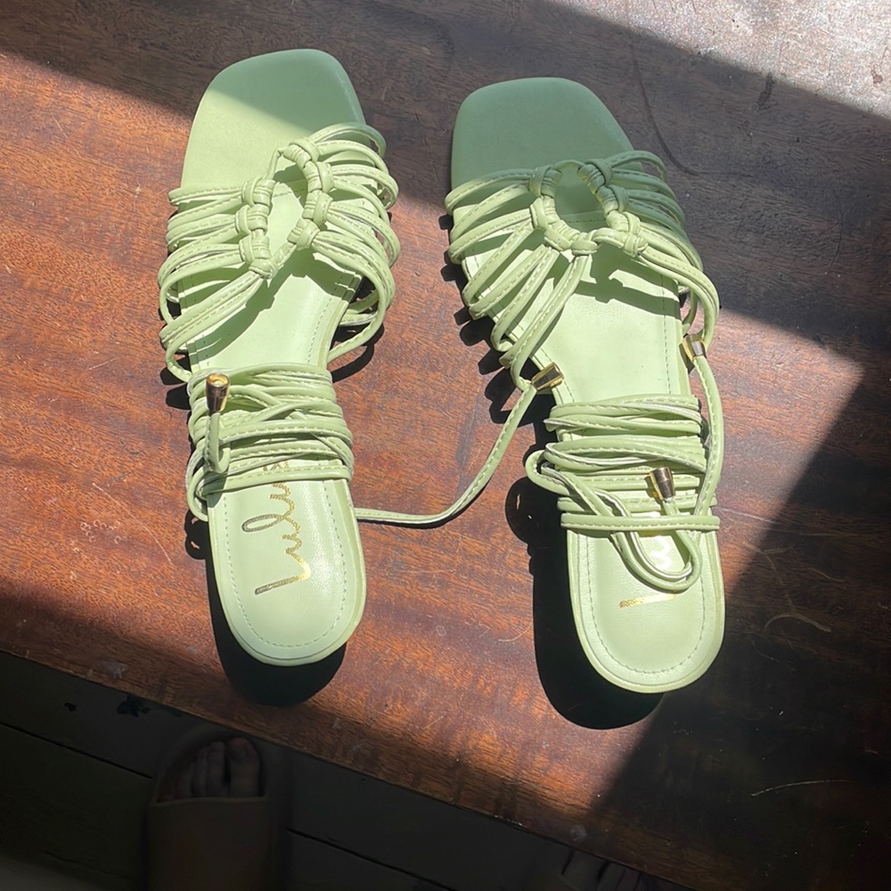 Heels size 8 W